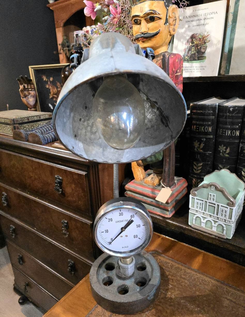 Vintage heavy industrial moving articulated lamp