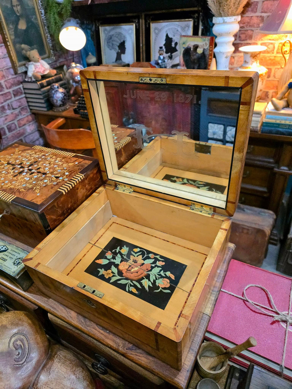 Antique Victorian 1871 Glass Beautiful box With Mirror