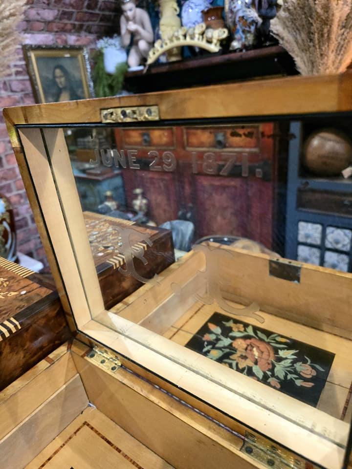 Antique Victorian 1871 Glass Beautiful box With Mirror