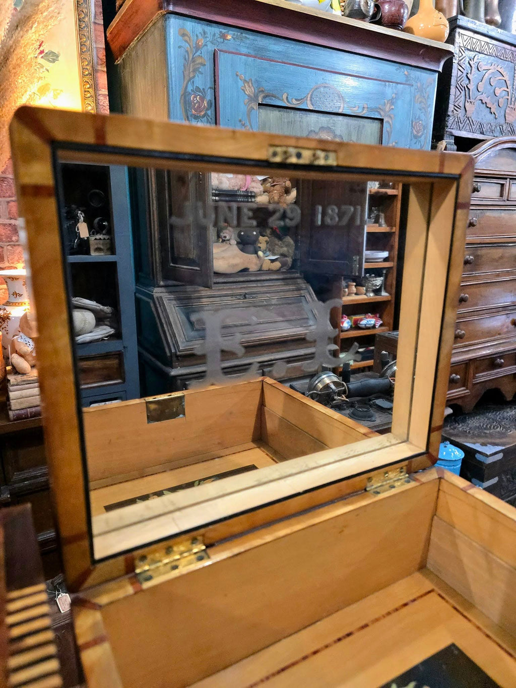 Antique Victorian 1871 Glass Beautiful box With Mirror