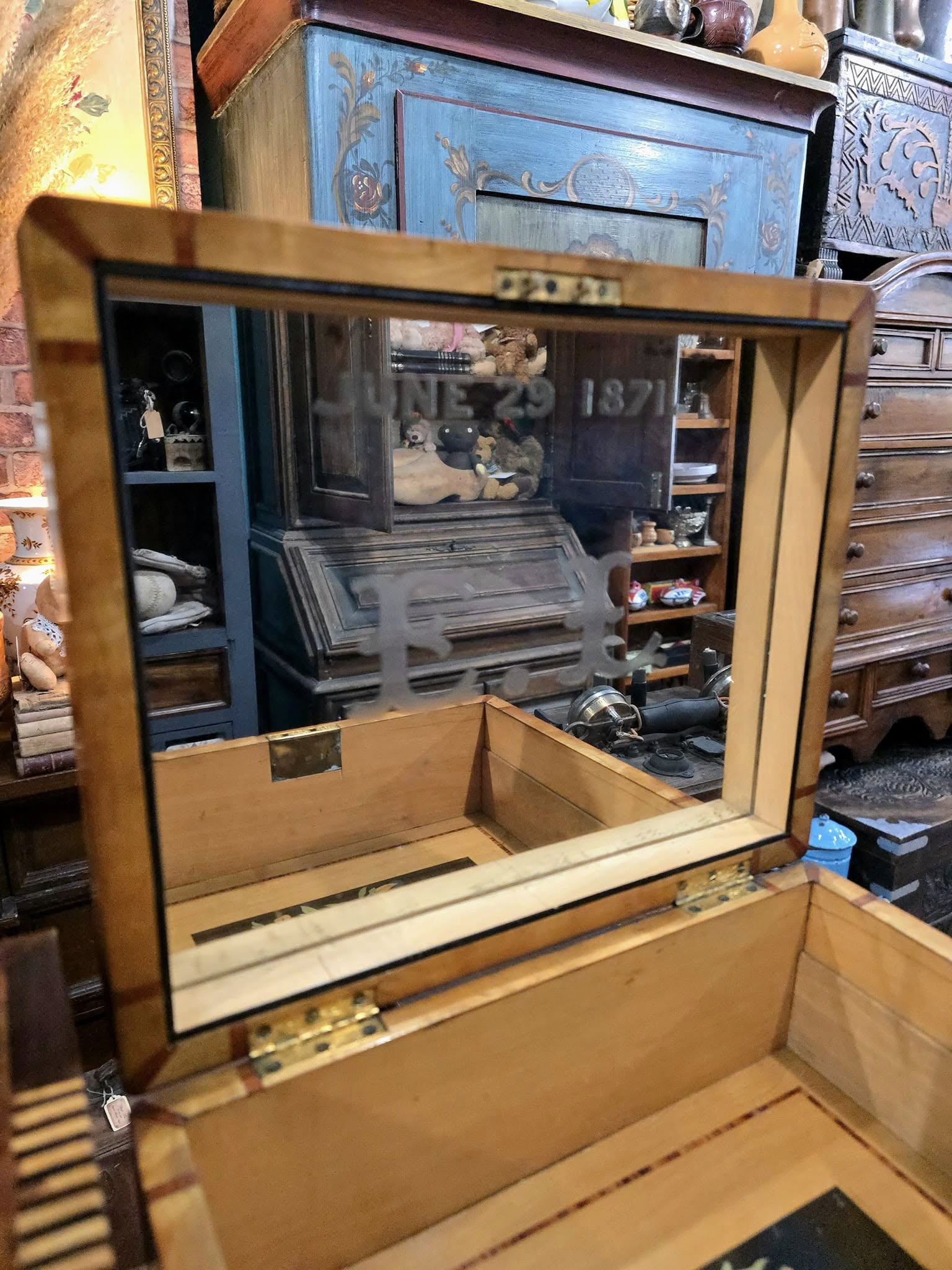 Antique Victorian 1871 Glass Beautiful box With Mirror