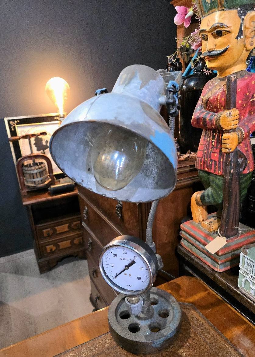 Vintage heavy industrial moving articulated lamp