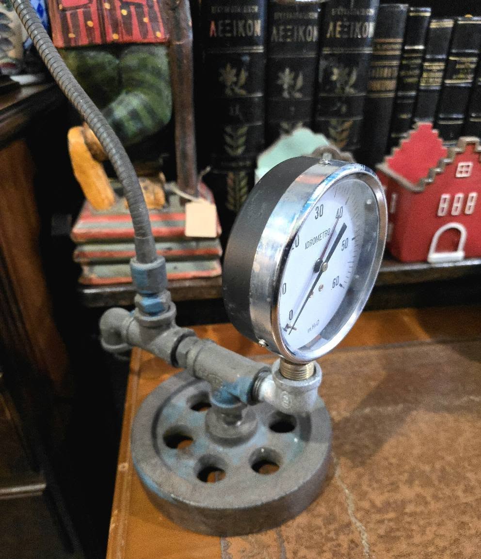Vintage heavy industrial moving articulated lamp