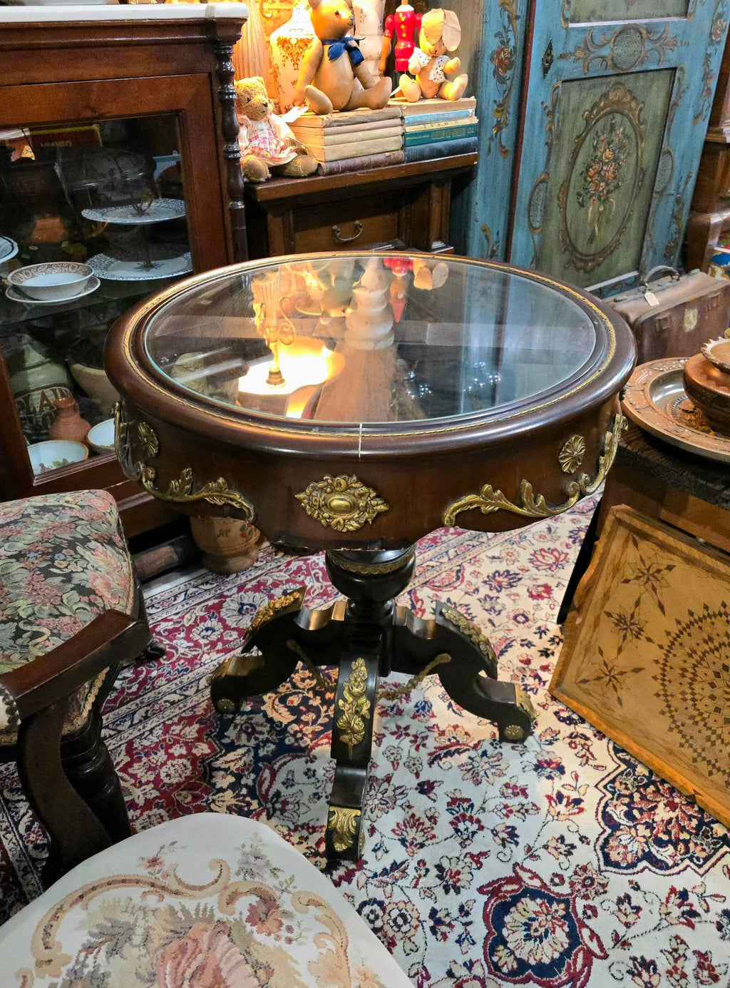 Vintage Baroque Style Glass Top Wooden Round Side Table