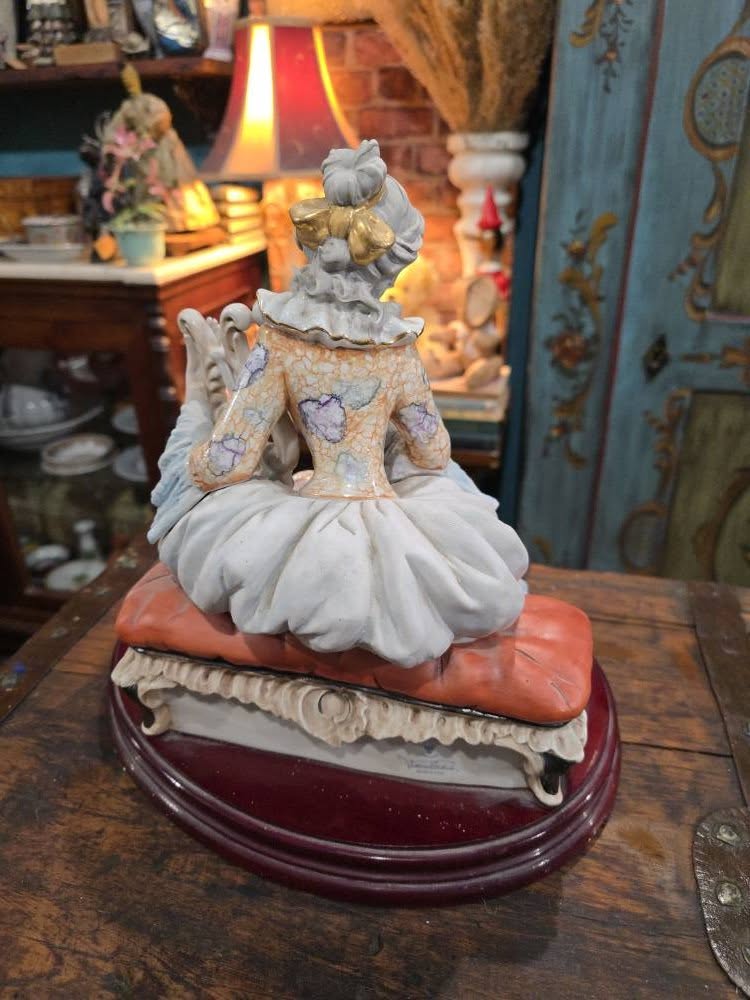 Vintage beautiful Italian Capodimonte Sabadin Vittorio Porcelain Figurine-Seated Lady with Harp