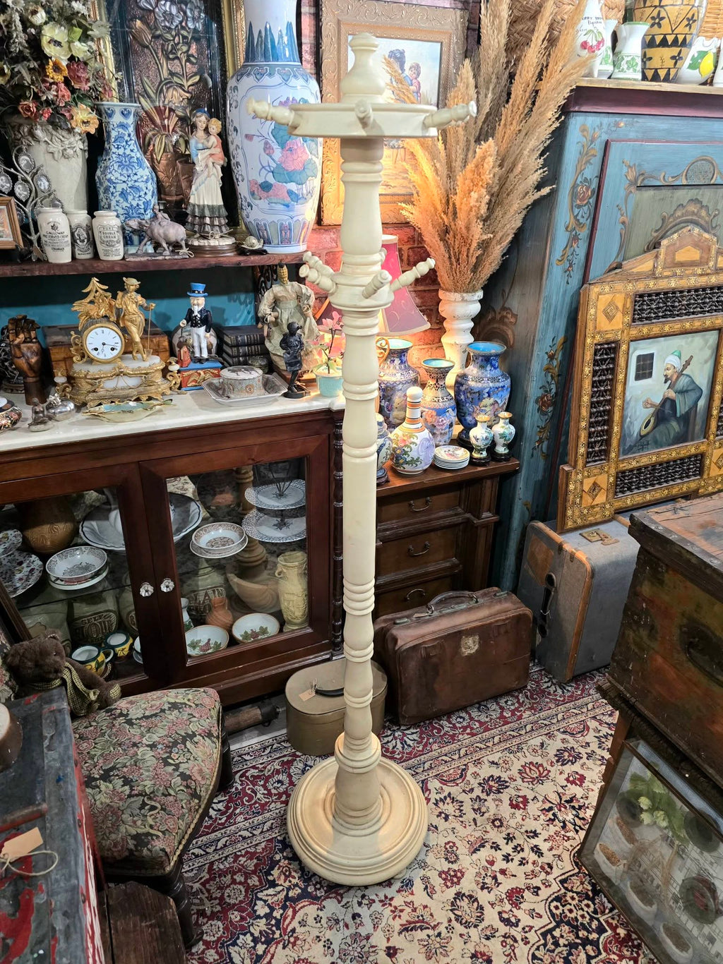 Vintage country wooden painted coat stand