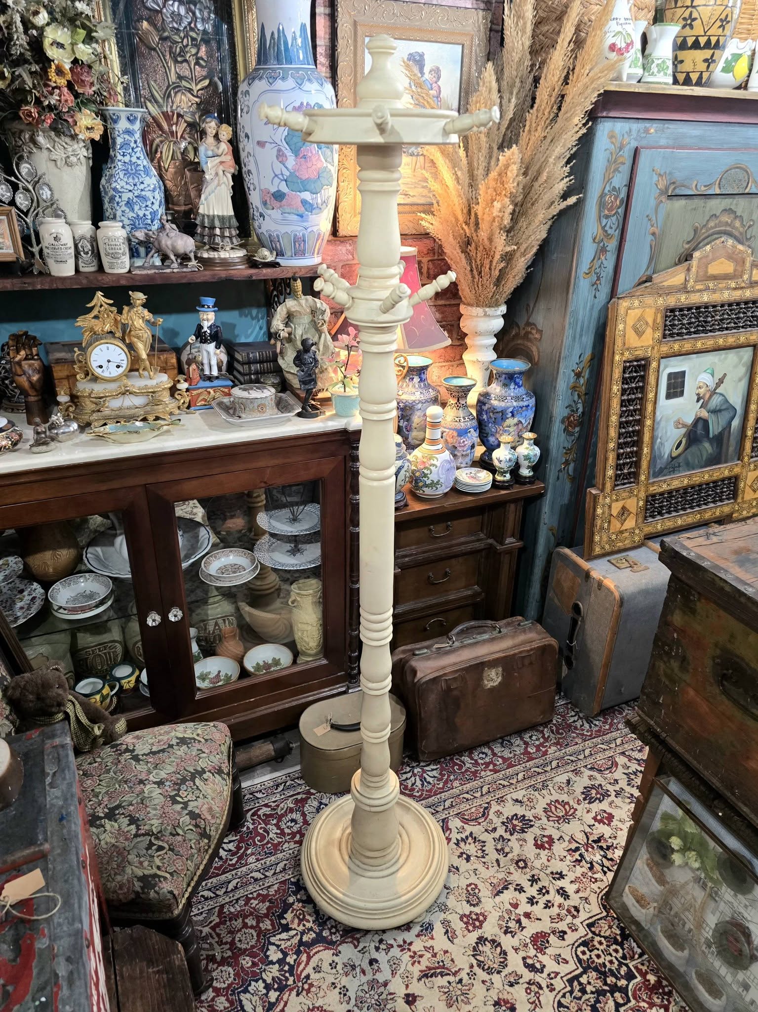 Vintage country wooden painted coat stand