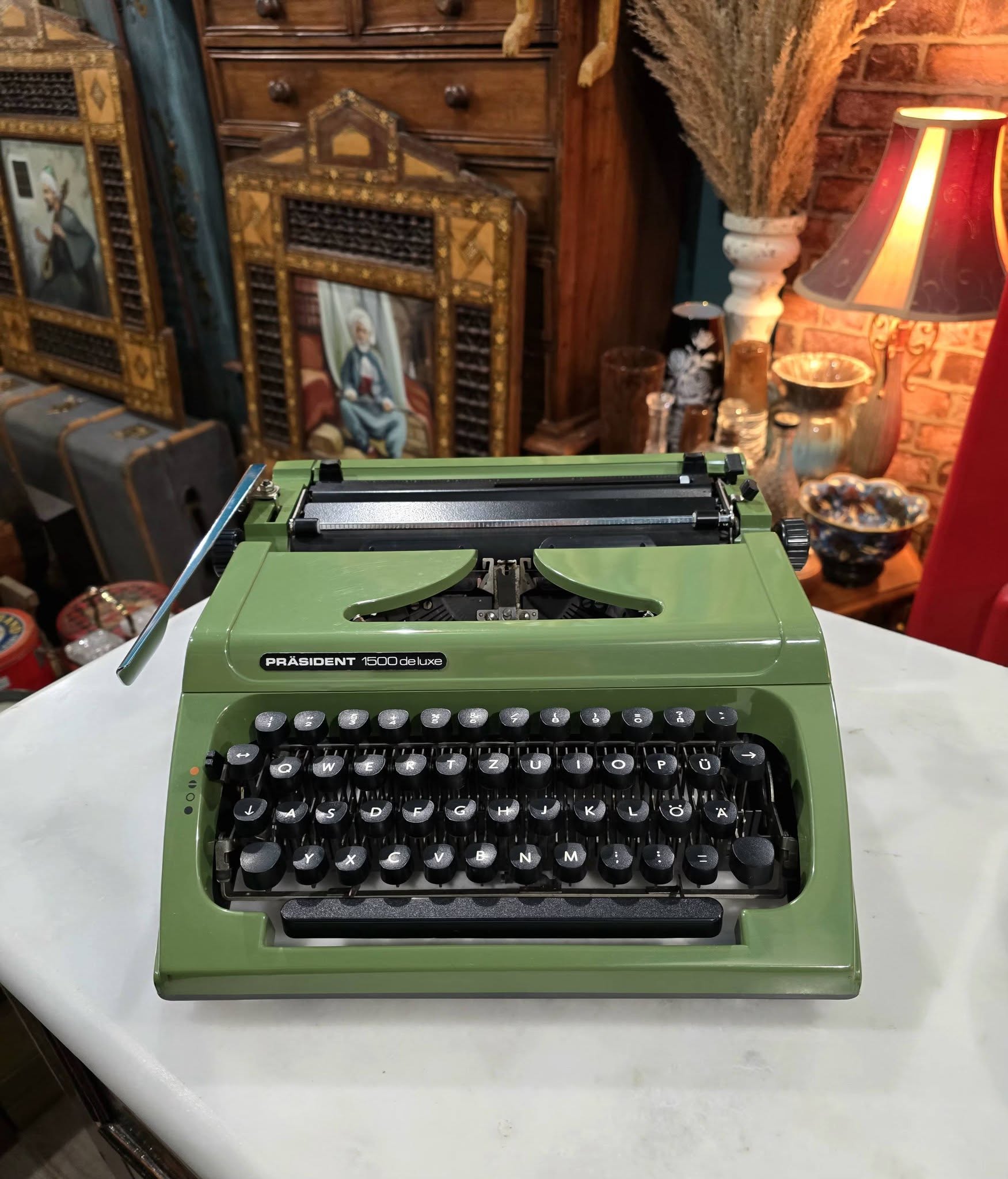 Vintage German Prasident 1500 deluxe Typewriter