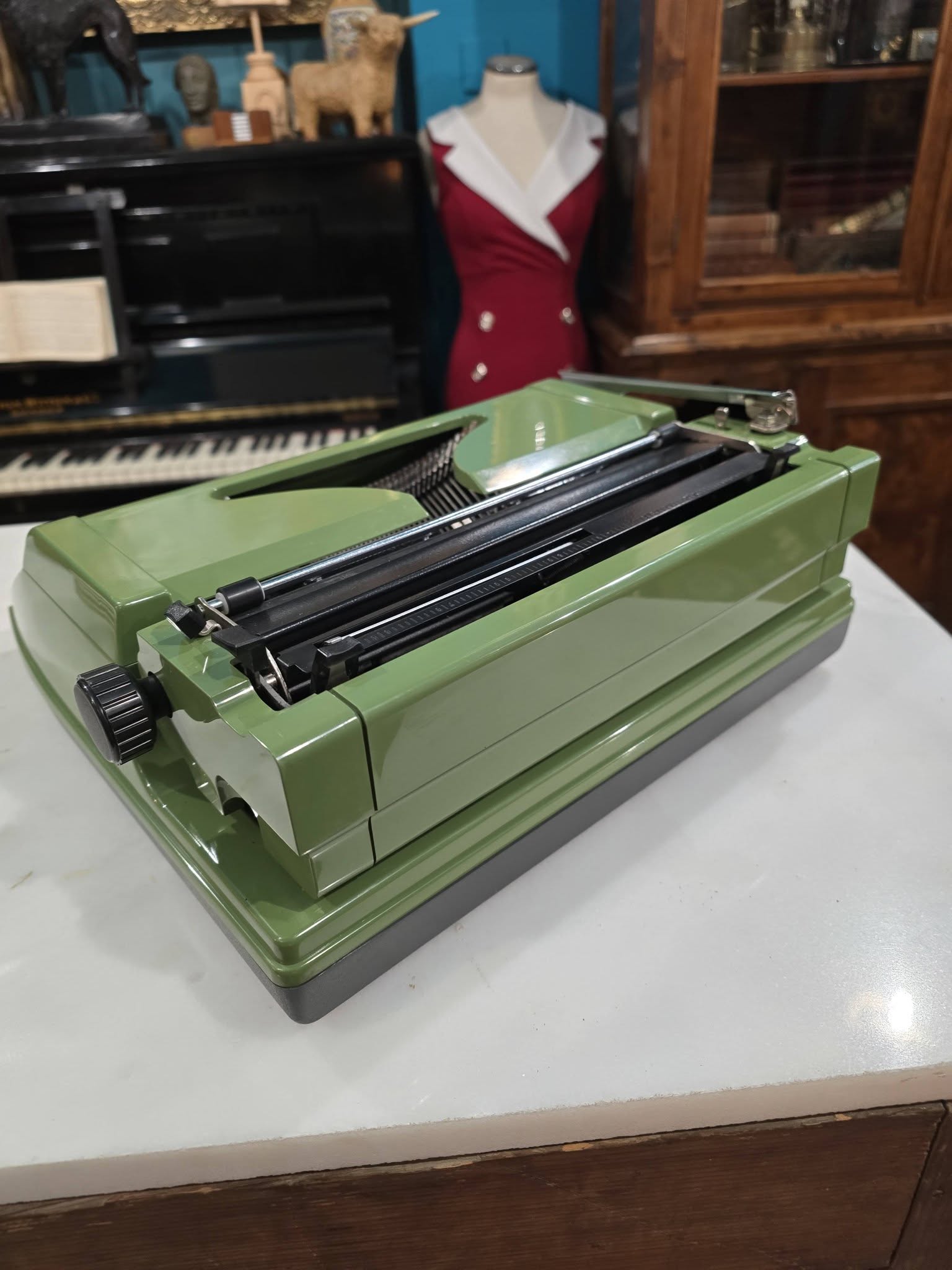 Vintage German Prasident 1500 deluxe Typewriter