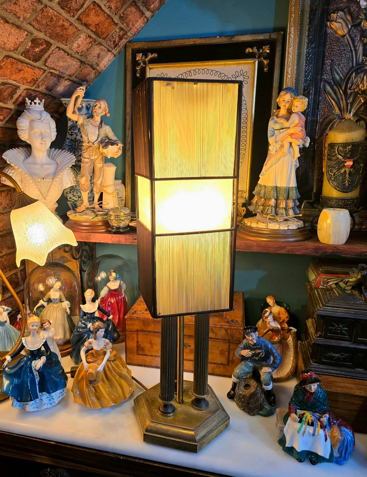 Vintage 1970s German Düsseldorf Art Déco/Hollywood Regency-style table lamp