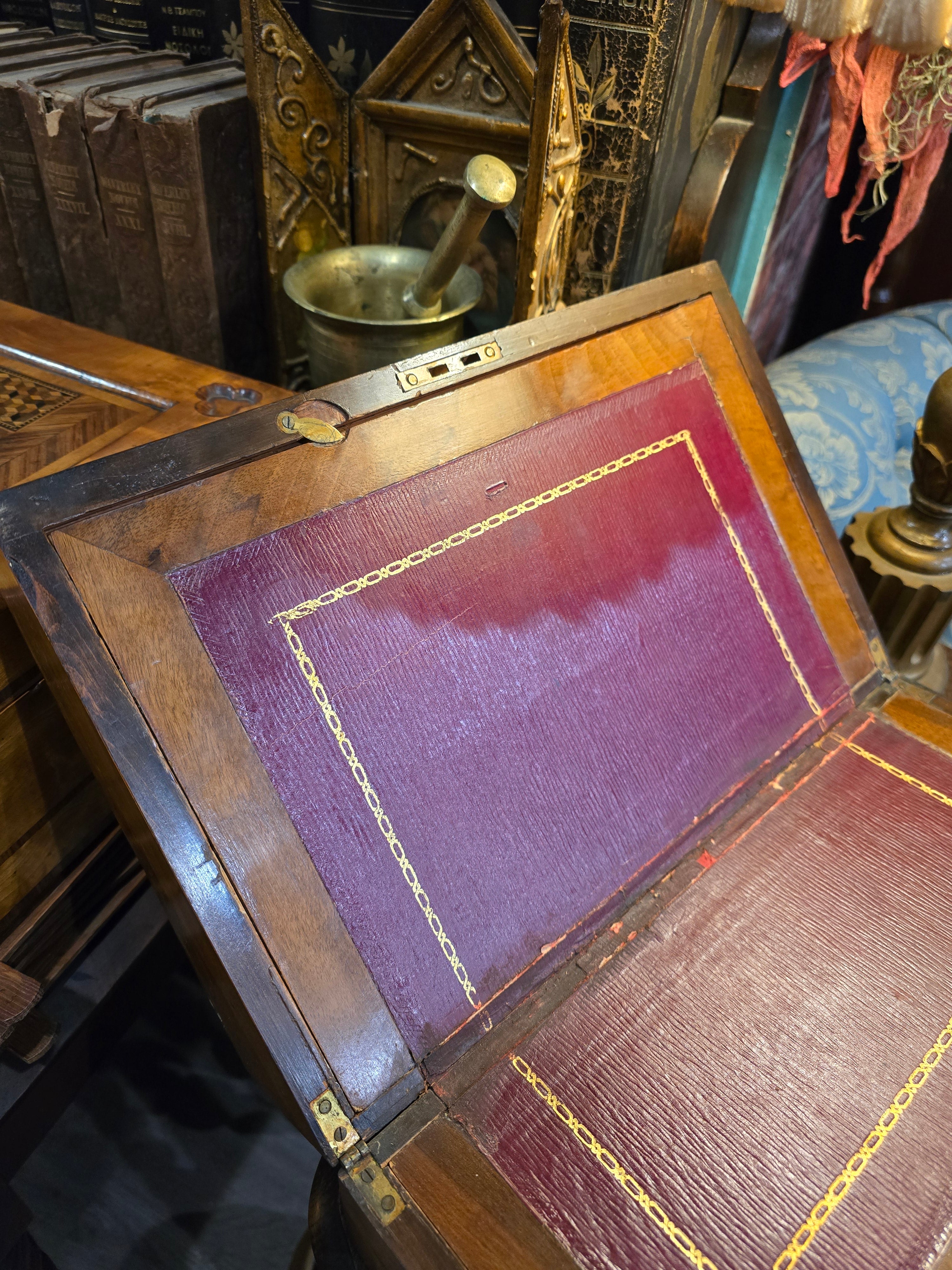 Antique 19th Century Victorian antique writing box in walnut