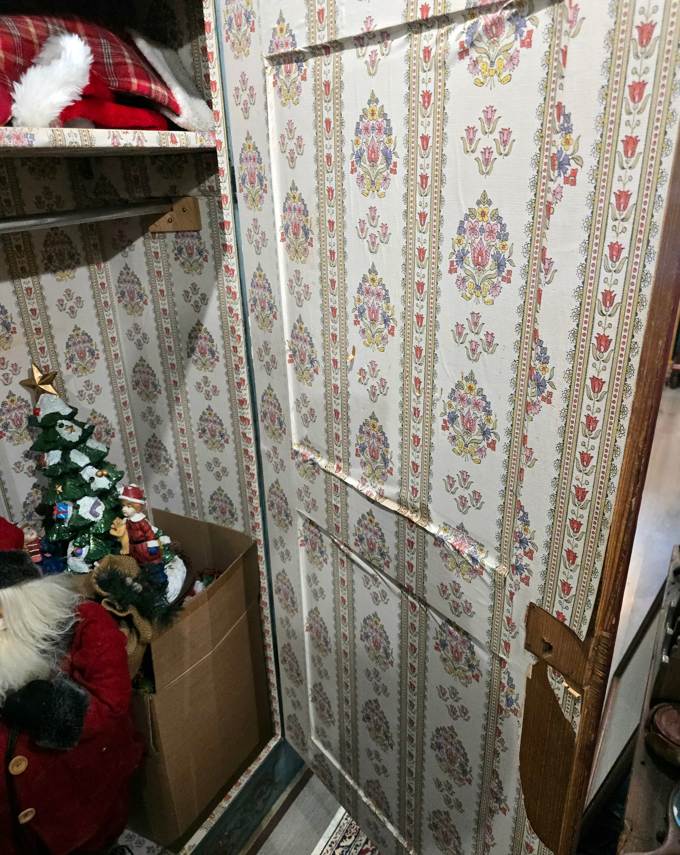 Antique beautiful Italian handpainted wardrobe