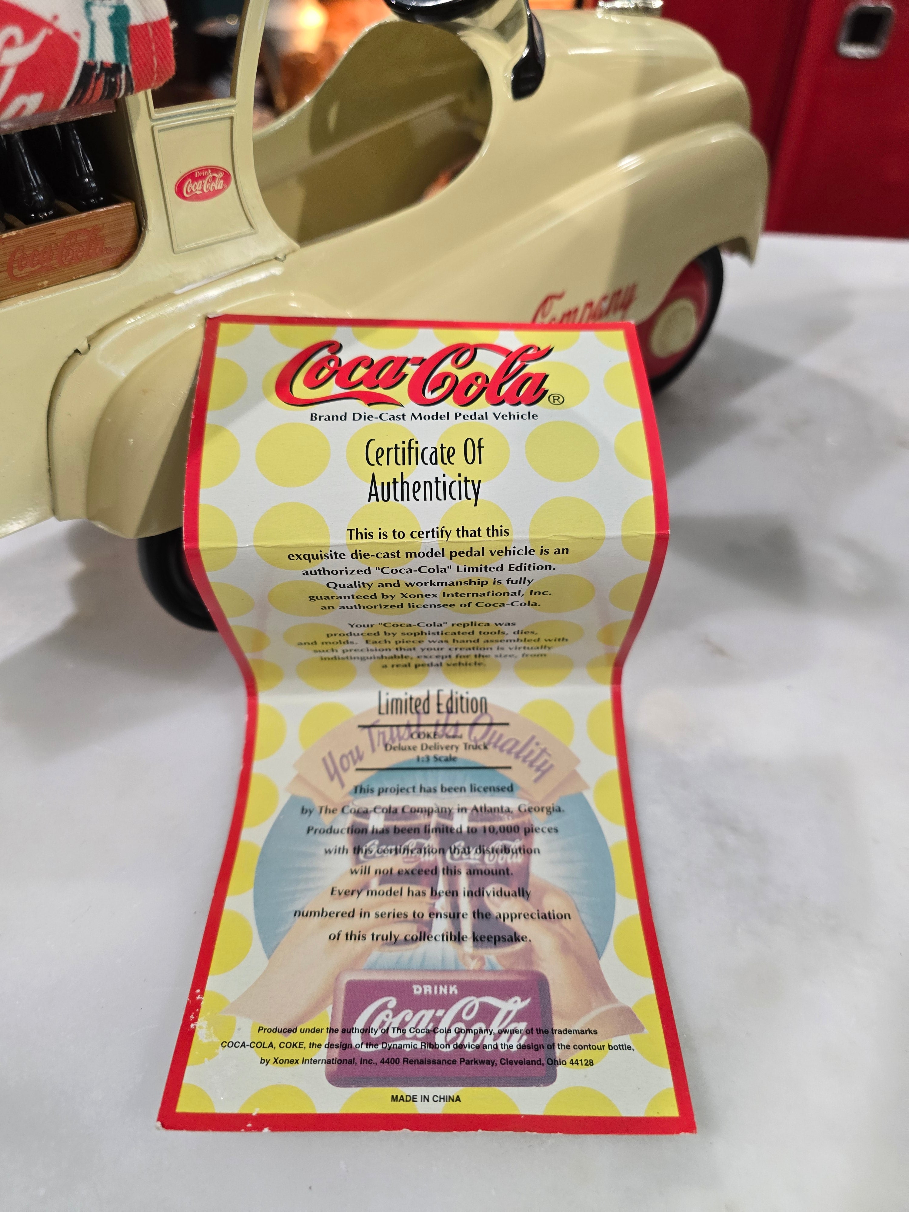 Coca-Cola 1997 Deluxe Delivery Truck 1:3