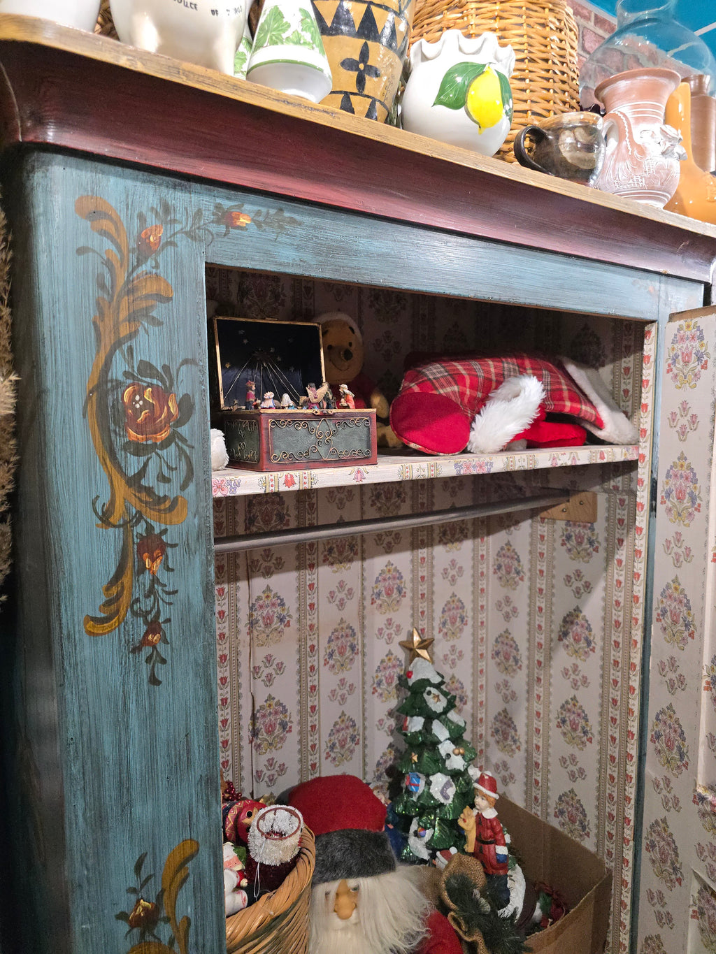 Antique beautiful Italian handpainted wardrobe