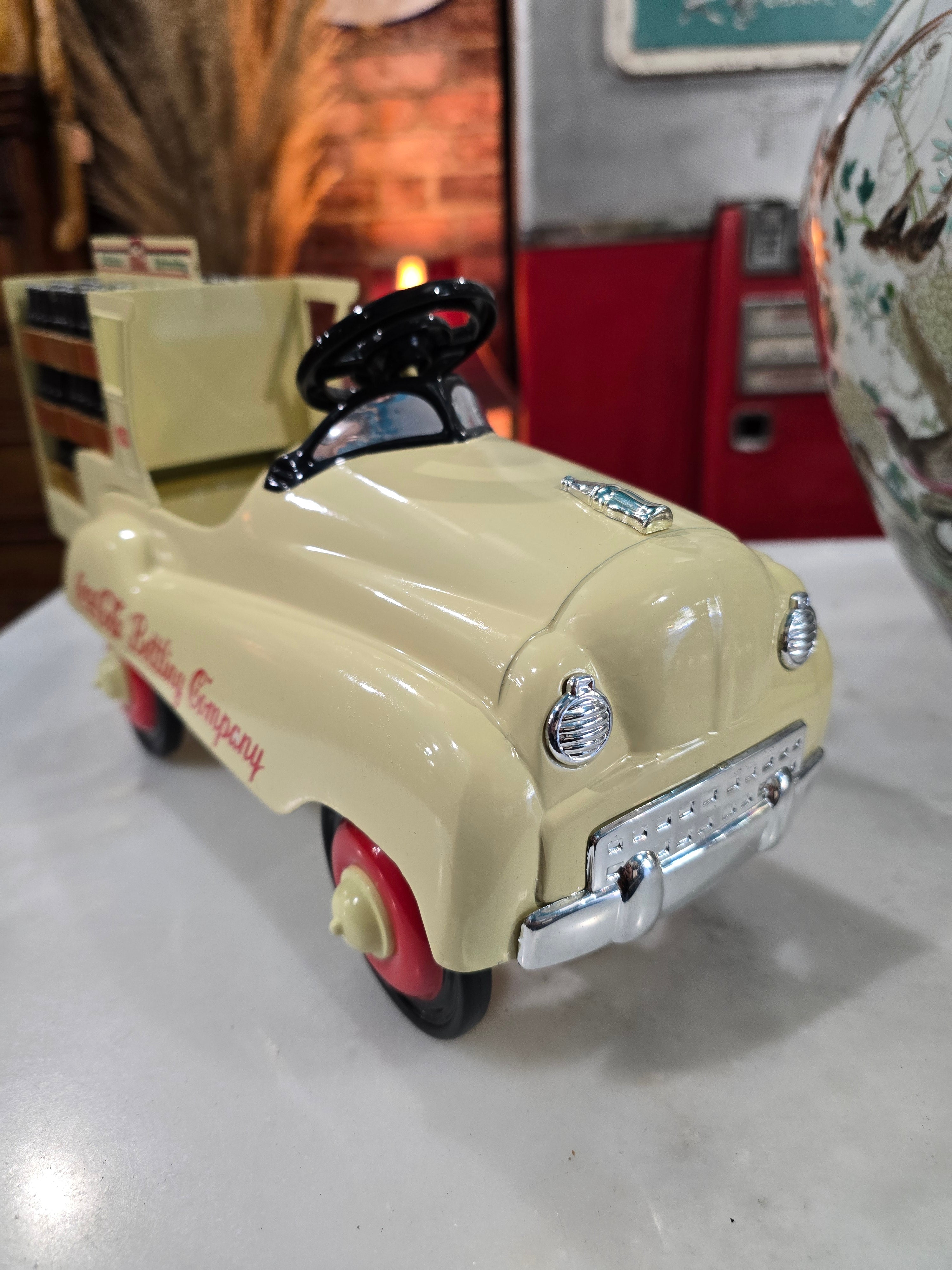 Coca-Cola 1997 Deluxe Delivery Truck 1:3