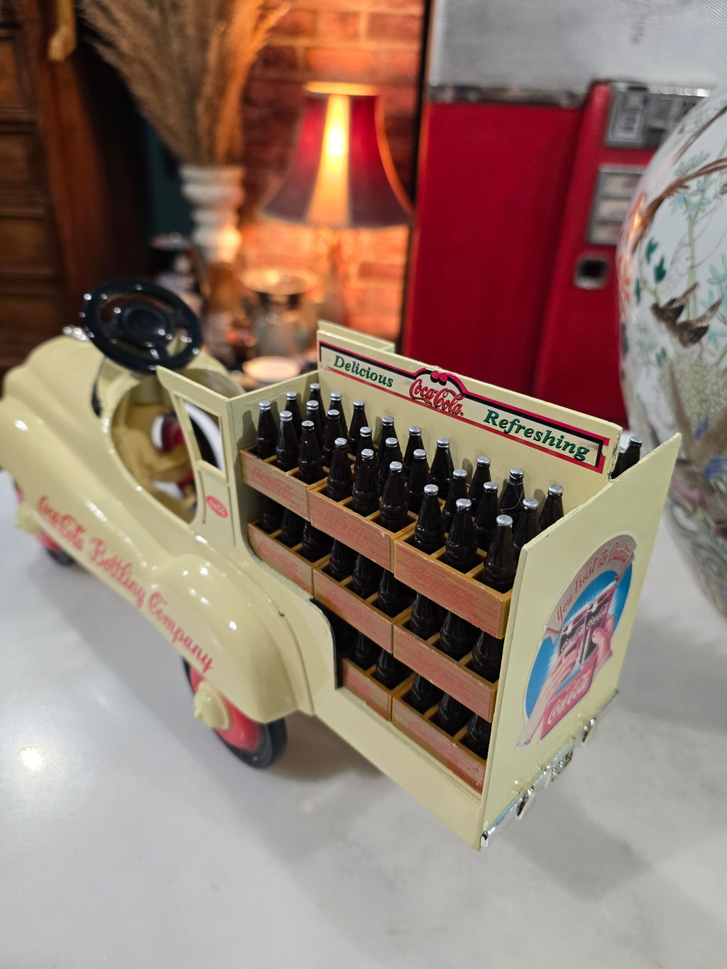 Coca-Cola 1997 Deluxe Delivery Truck 1:3