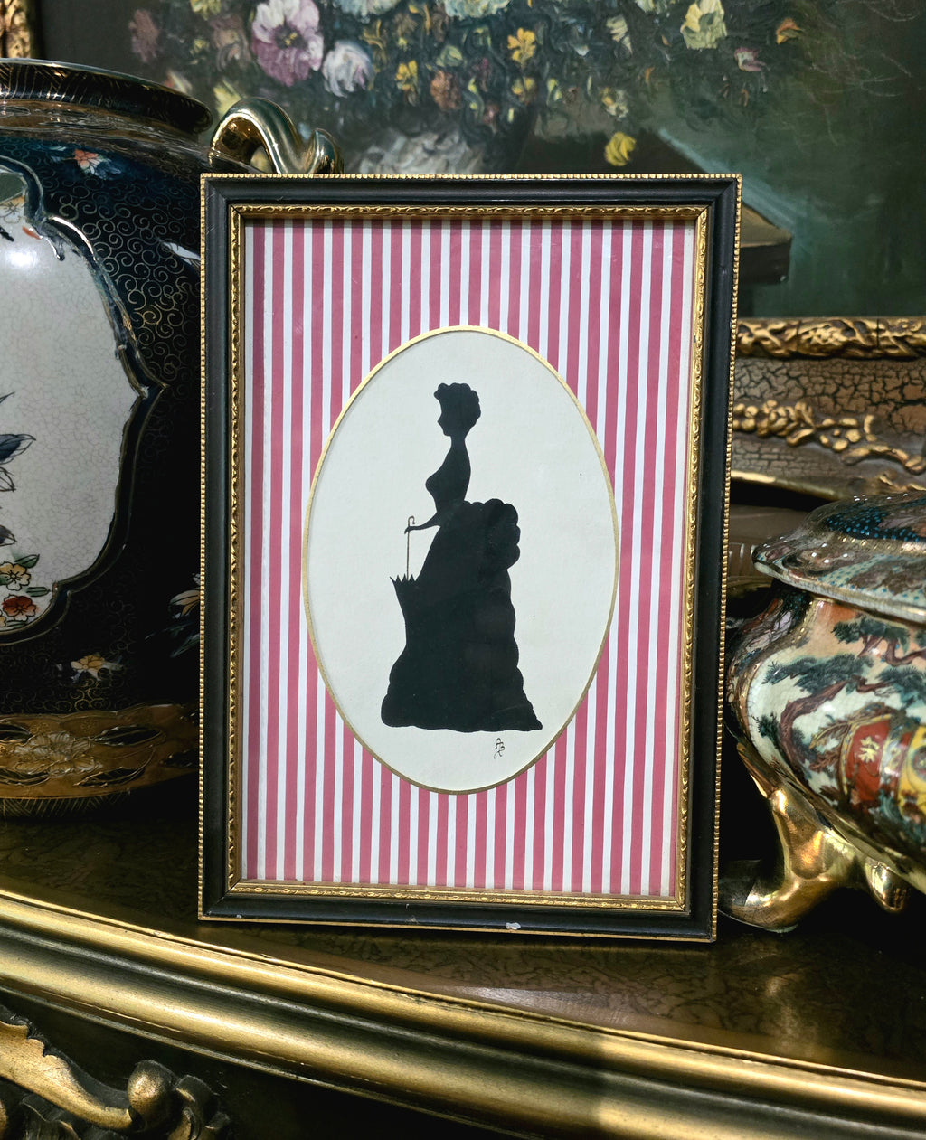 Vintage framed silhouette portraits set