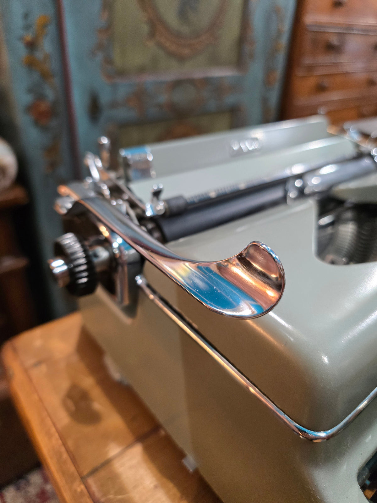 Vintage 1950s Royal Diana portable manual typewriter