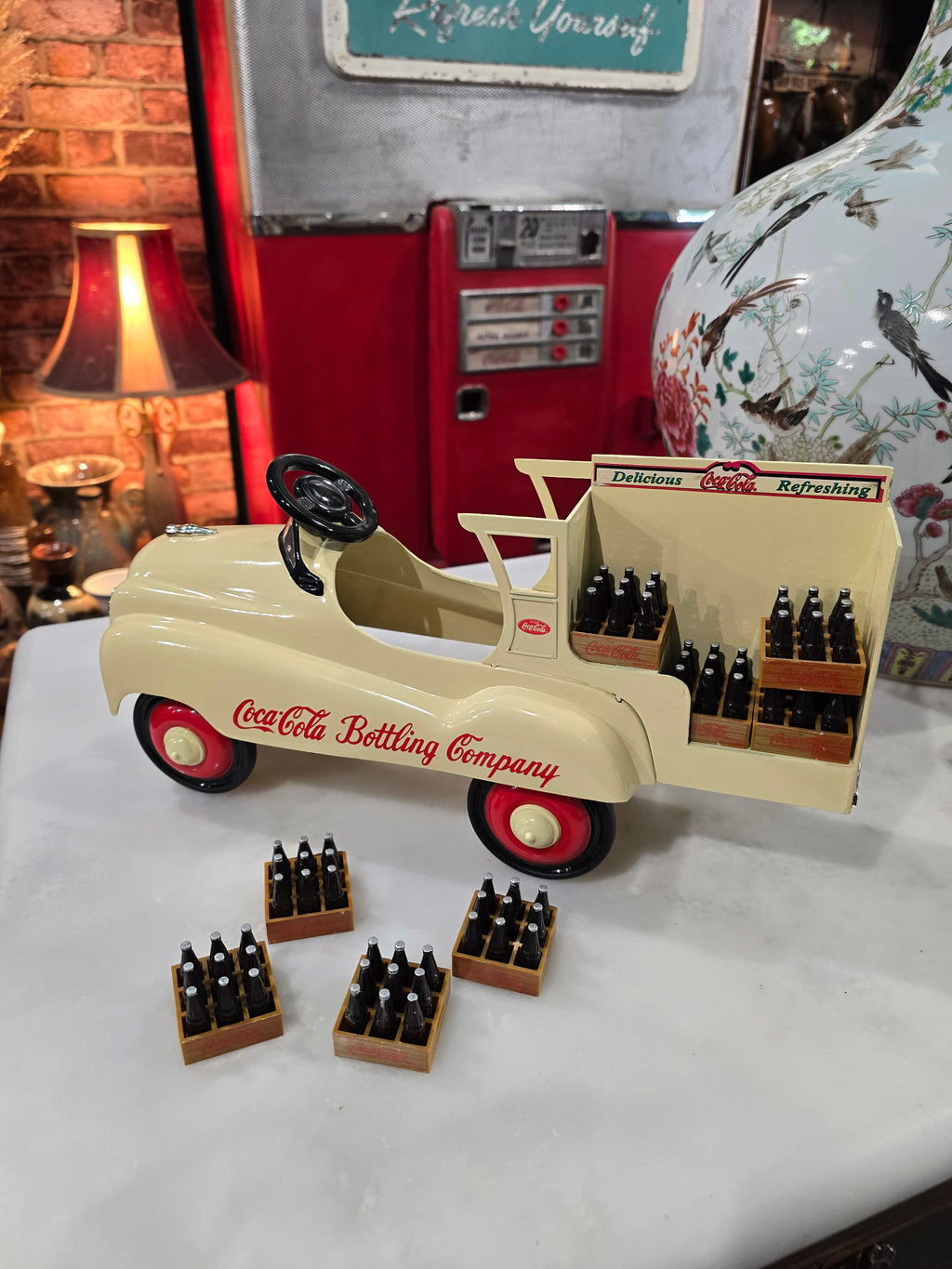 Coca-Cola 1997 Deluxe Delivery Truck 1:3