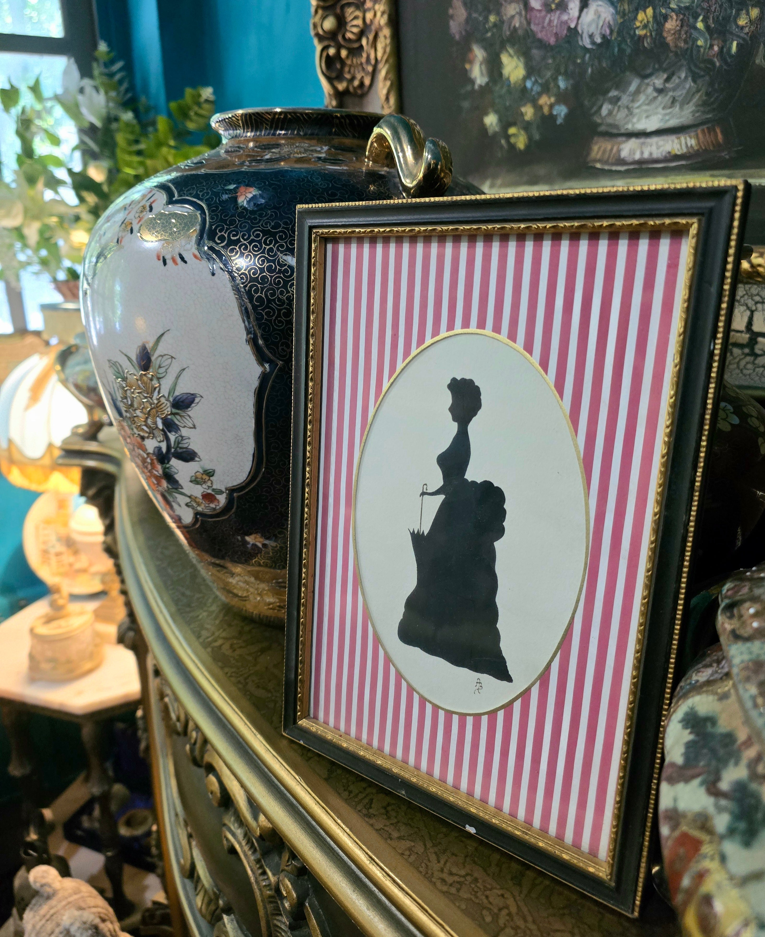 Vintage framed silhouette portraits set