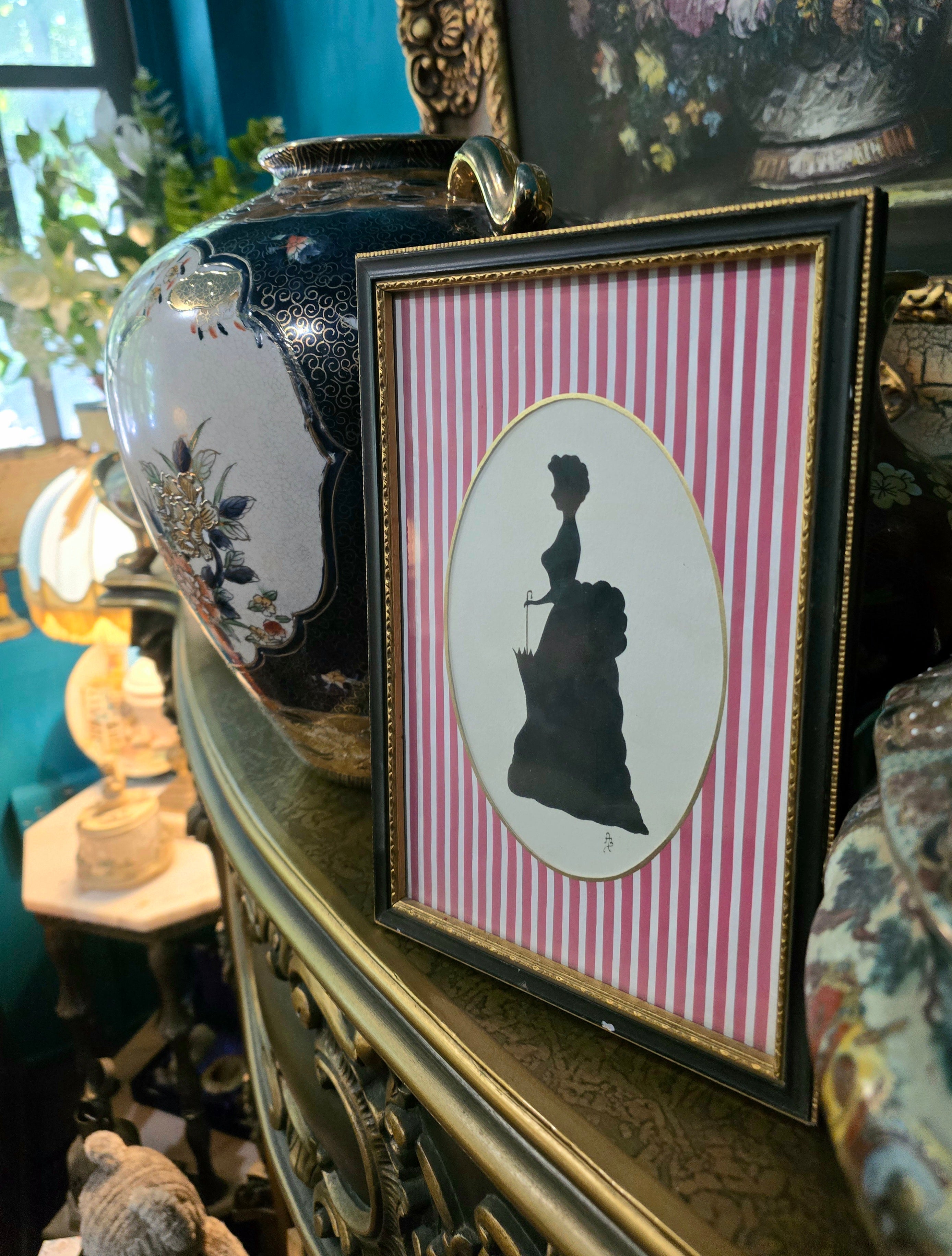 Vintage framed silhouette portraits set