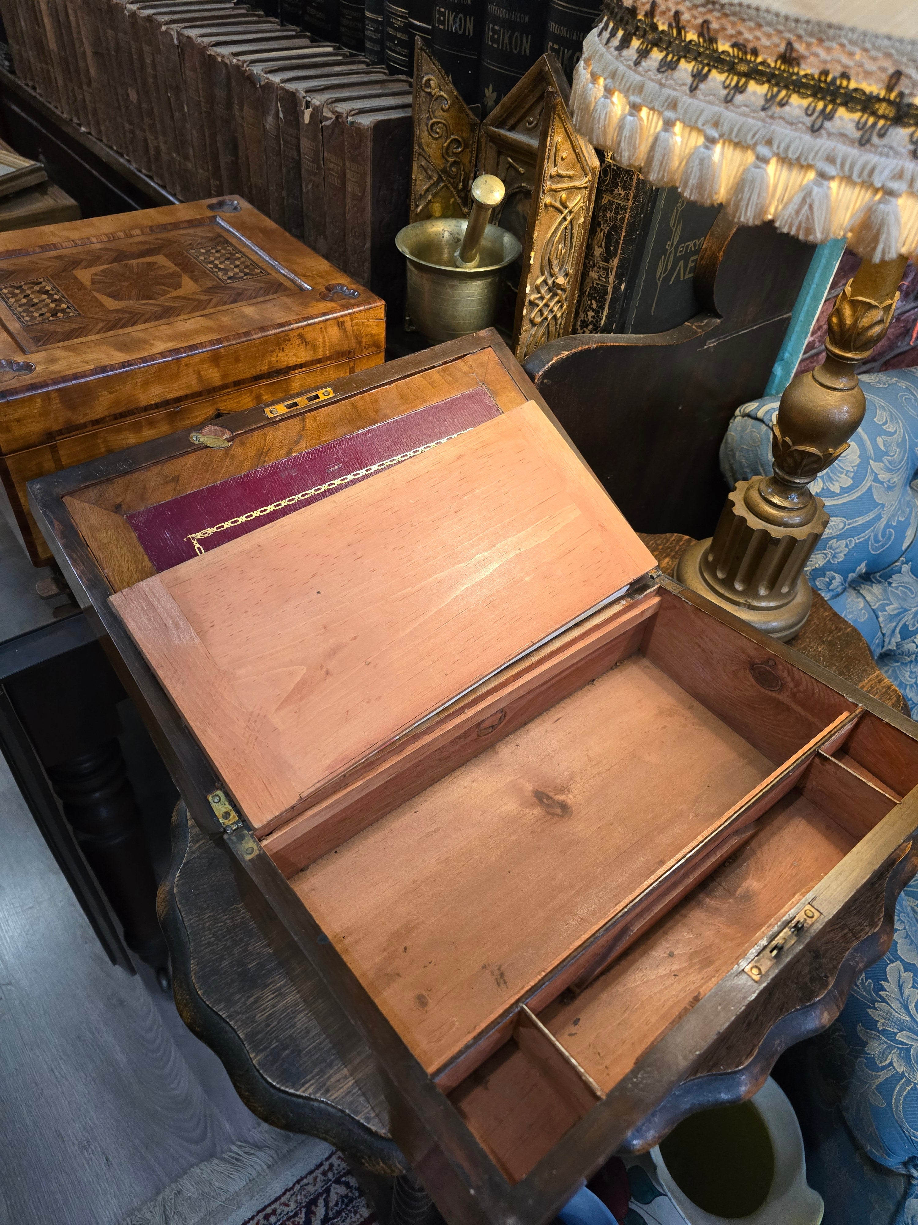Antique 19th Century Victorian antique writing box in walnut