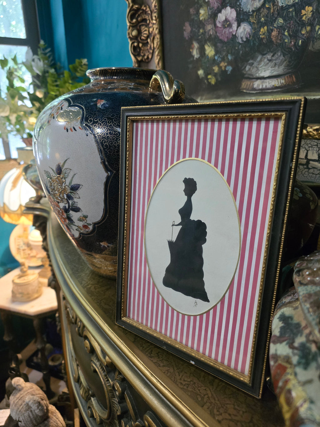 Vintage framed silhouette portraits set