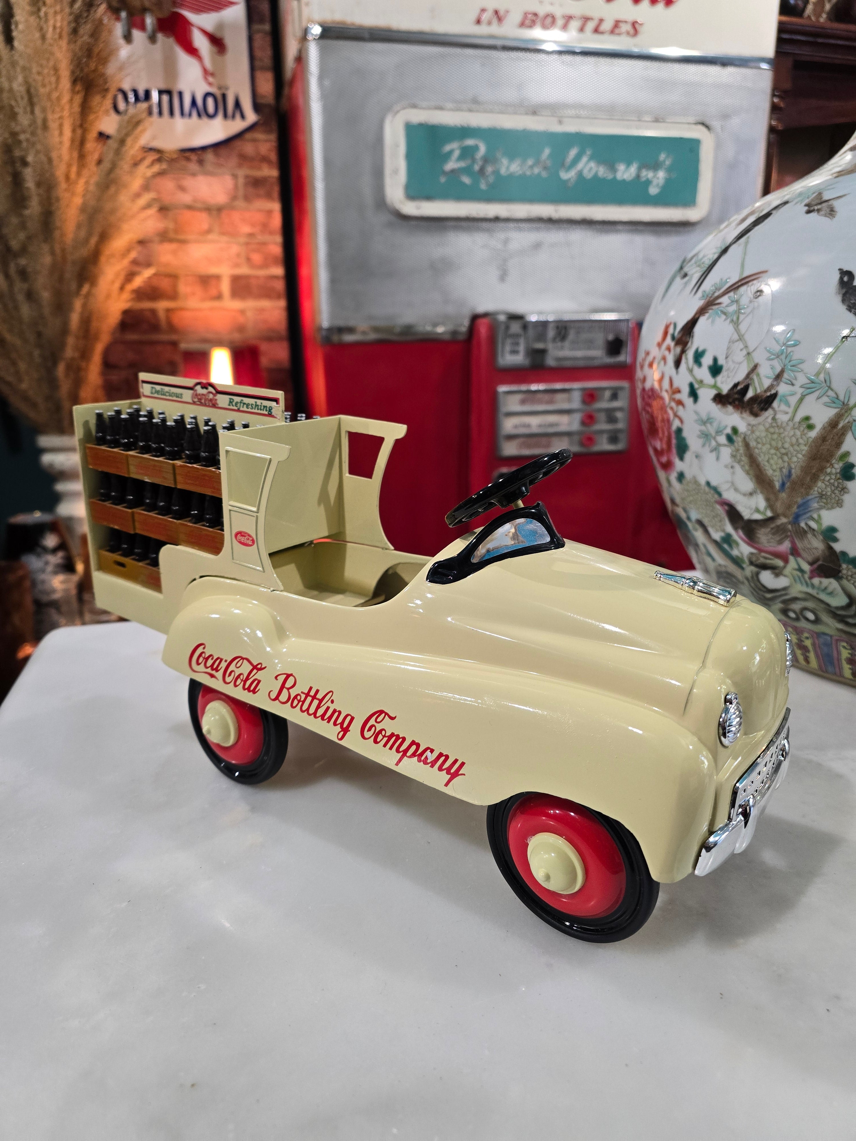 Coca-Cola 1997 Deluxe Delivery Truck 1:3